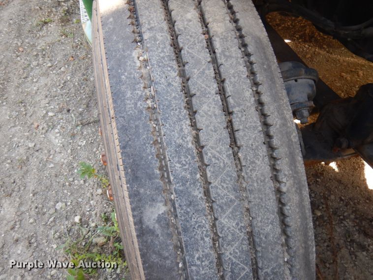 image for item HD9102 2007 Freightliner Columbia  semi truck