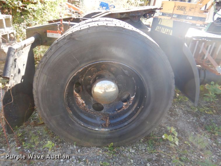 image for item HD9102 2007 Freightliner Columbia  semi truck