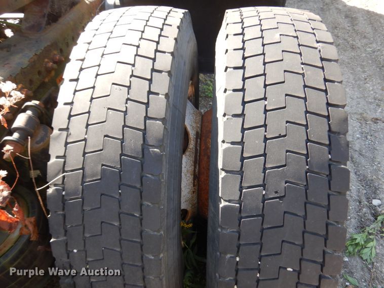 image for item HD9102 2007 Freightliner Columbia  semi truck