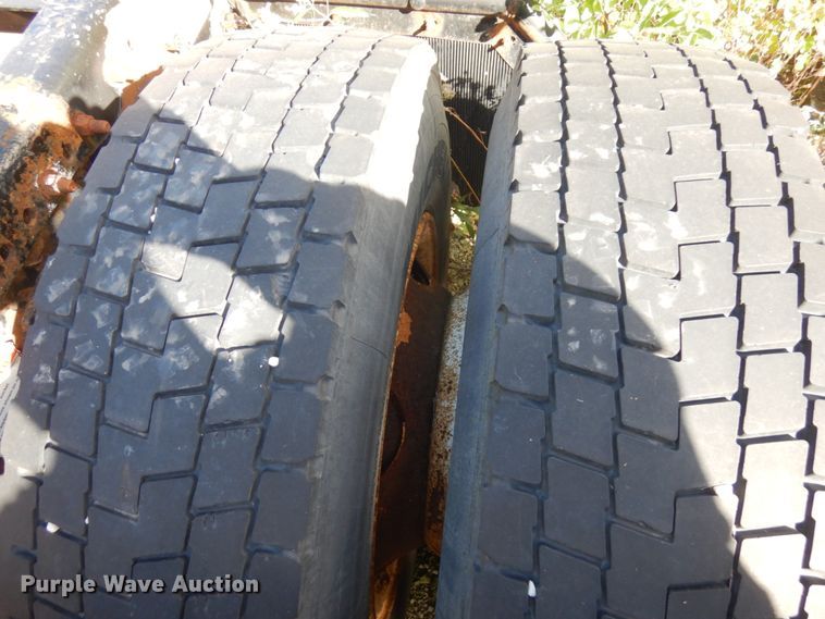 image for item HD9102 2007 Freightliner Columbia  semi truck