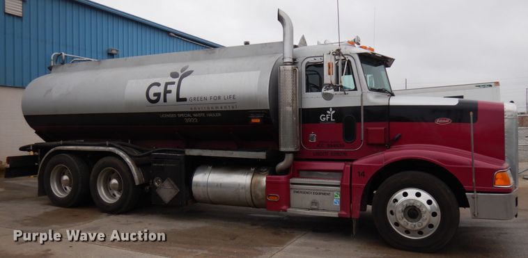 image for item HD9108 1993 Peterbilt 377  fuel truck