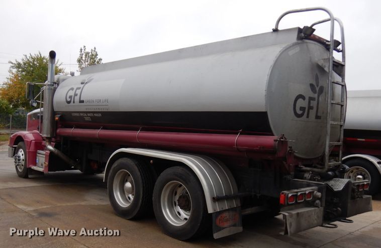 image for item HD9108 1993 Peterbilt 377  fuel truck