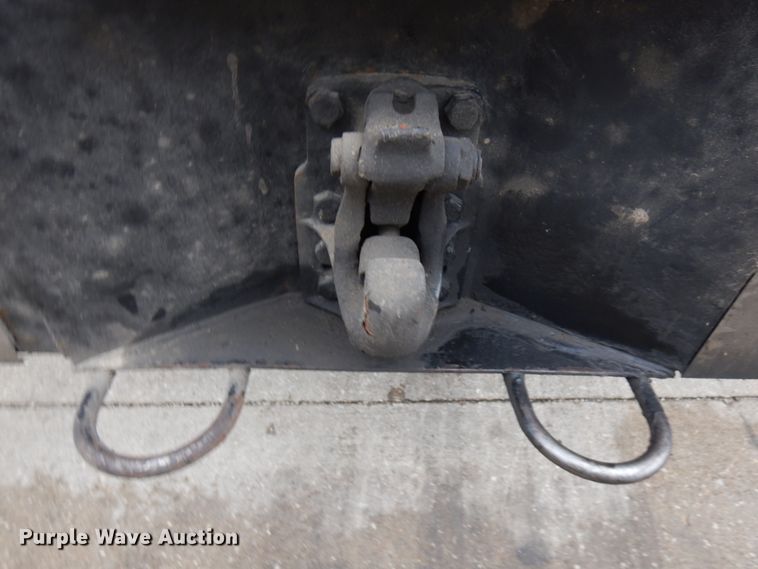 image for item HD9108 1993 Peterbilt 377  fuel truck