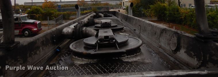 image for item HD9108 1993 Peterbilt 377  fuel truck