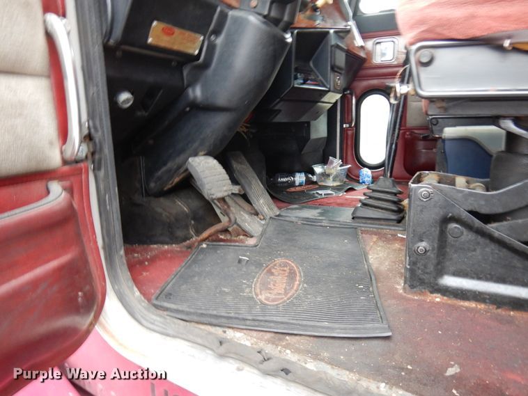 image for item HD9108 1993 Peterbilt 377  fuel truck