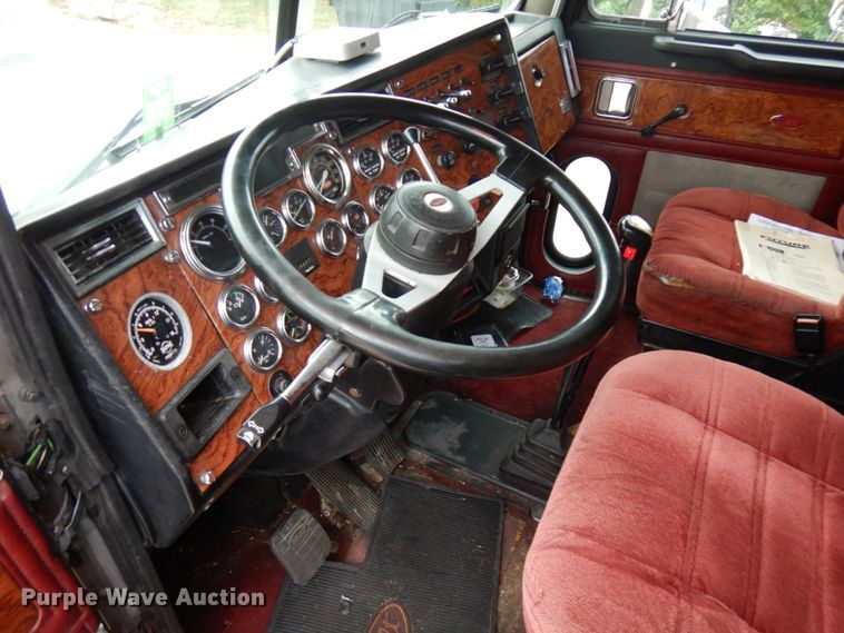 image for item HD9108 1993 Peterbilt 377  fuel truck