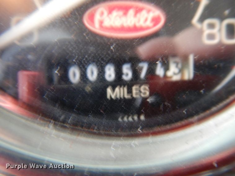 image for item HD9108 1993 Peterbilt 377  fuel truck