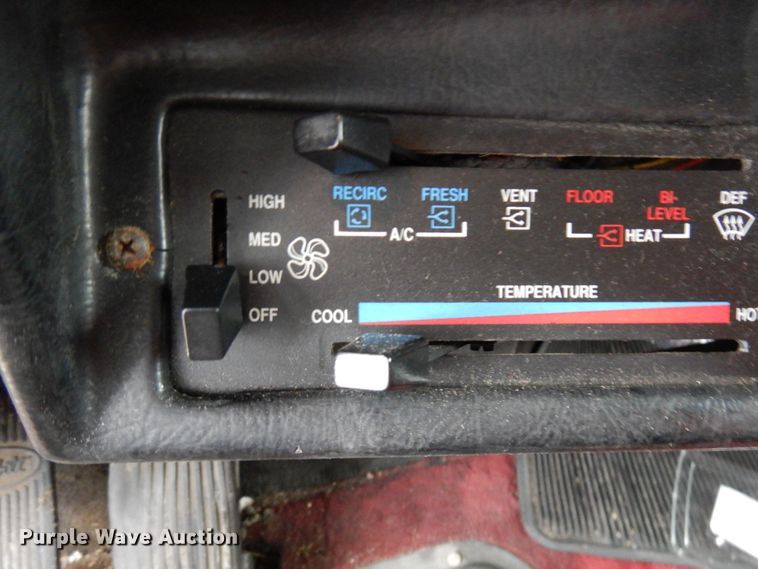 image for item HD9108 1993 Peterbilt 377  fuel truck