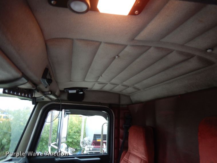 image for item HD9108 1993 Peterbilt 377  fuel truck