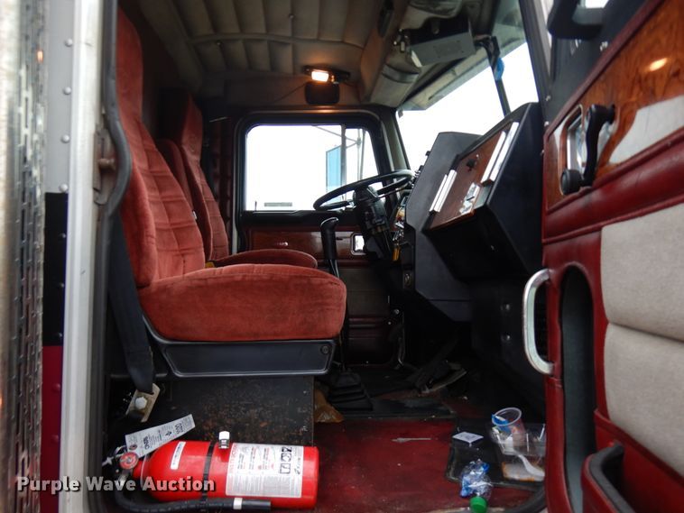 image for item HD9108 1993 Peterbilt 377  fuel truck