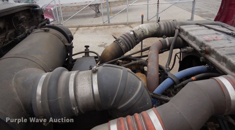 image for item HD9108 1993 Peterbilt 377  fuel truck