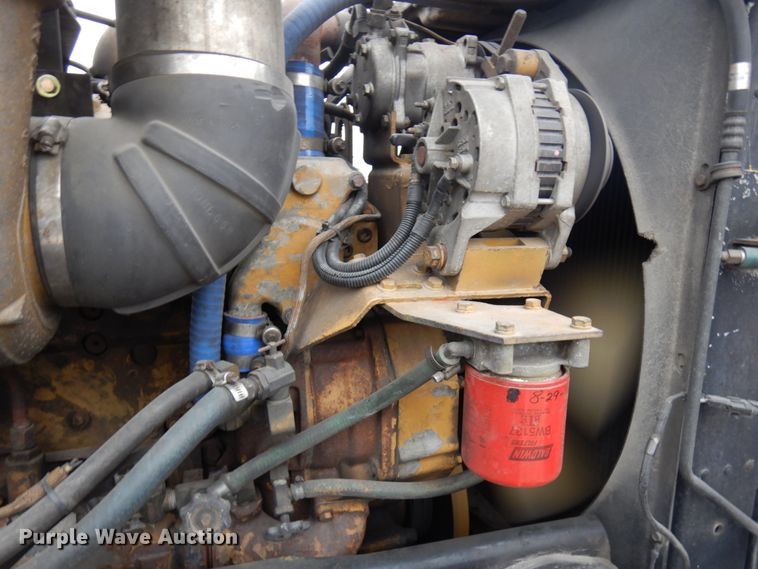 image for item HD9108 1993 Peterbilt 377  fuel truck