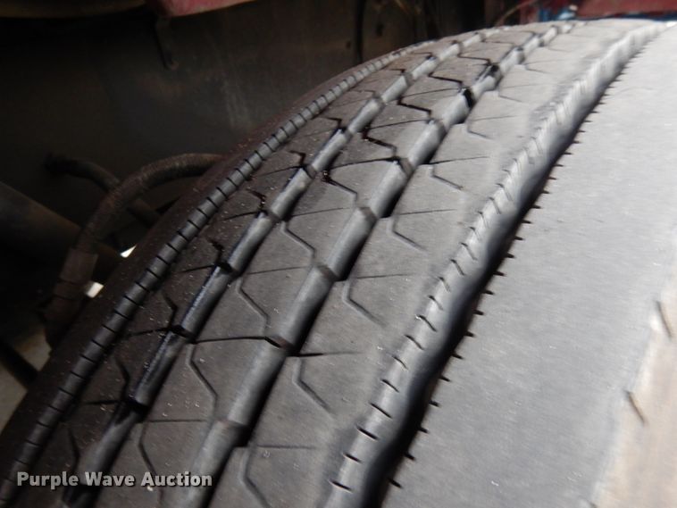 image for item HD9108 1993 Peterbilt 377  fuel truck