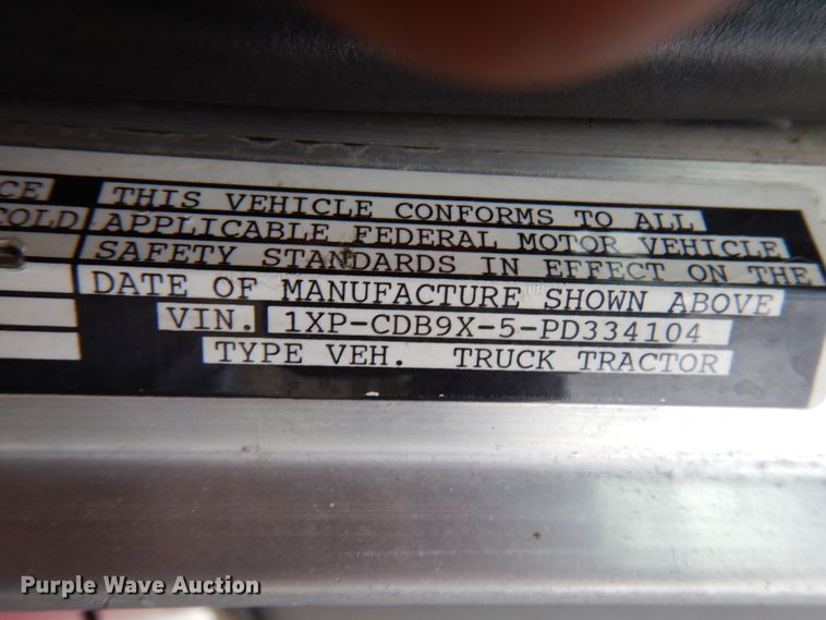 image for item HD9108 1993 Peterbilt 377  fuel truck