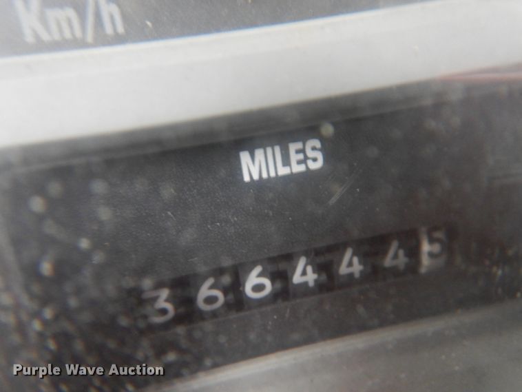 image for item HD9113 1995 International 8100  fuel truck