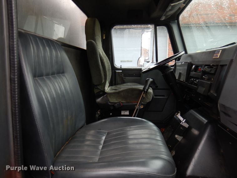 image for item HD9113 1995 International 8100  fuel truck