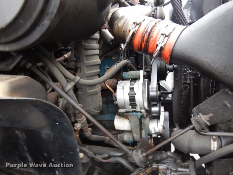 image for item HD9113 1995 International 8100  fuel truck