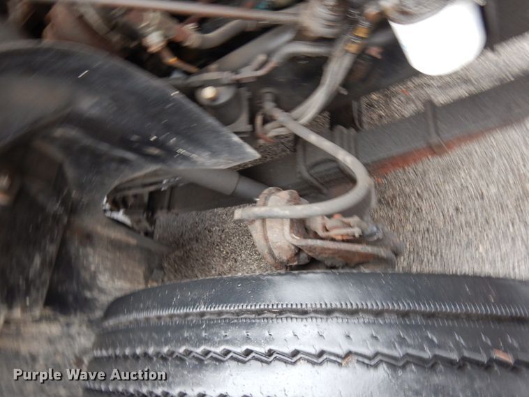 image for item HD9113 1995 International 8100  fuel truck