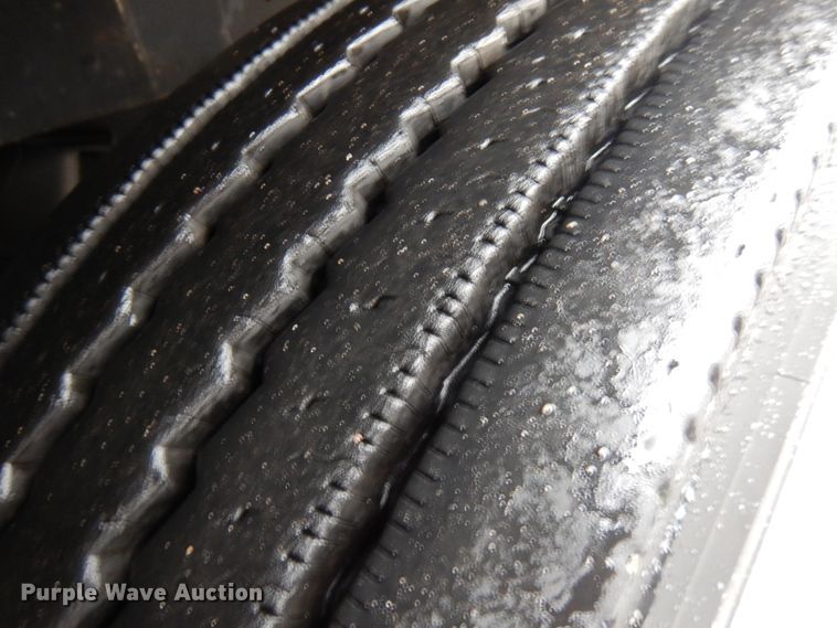 image for item HD9113 1995 International 8100  fuel truck