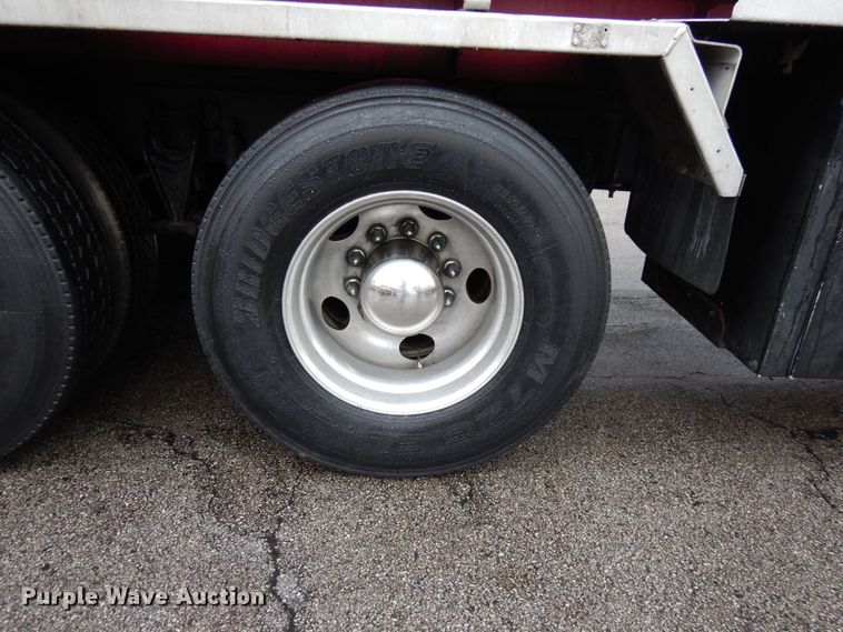 image for item HD9113 1995 International 8100  fuel truck