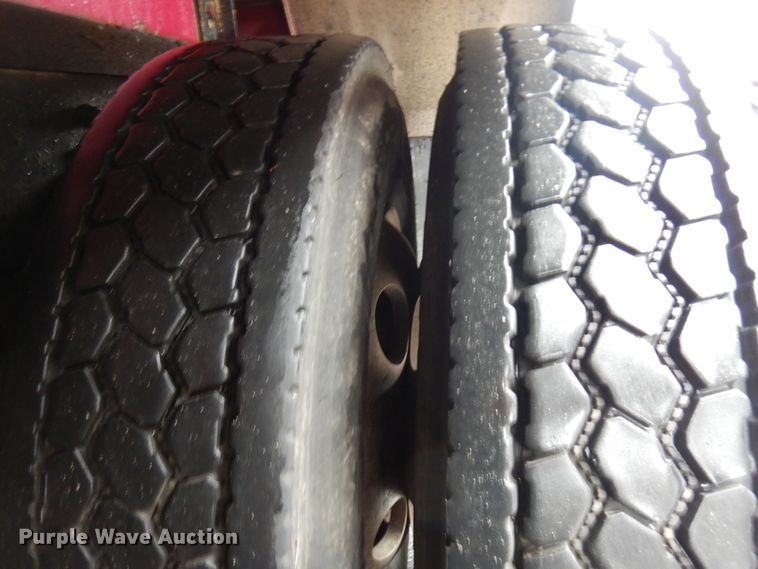 image for item HD9113 1995 International 8100  fuel truck