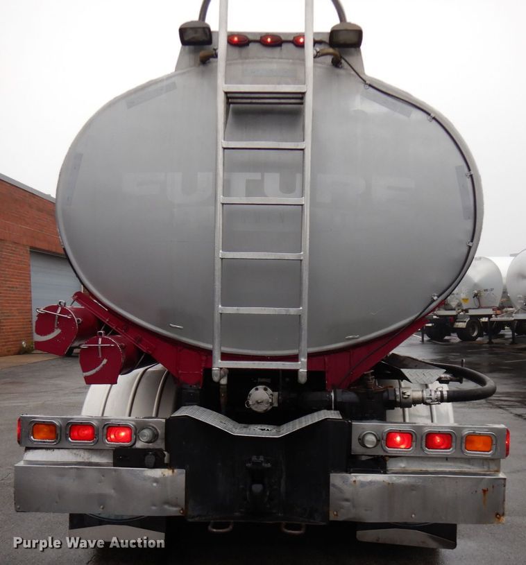 image for item HD9114 1992 Peterbilt 377  fuel truck