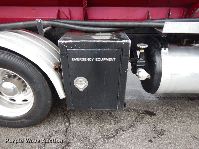 image for item HD9114 1992 Peterbilt 377  fuel truck
