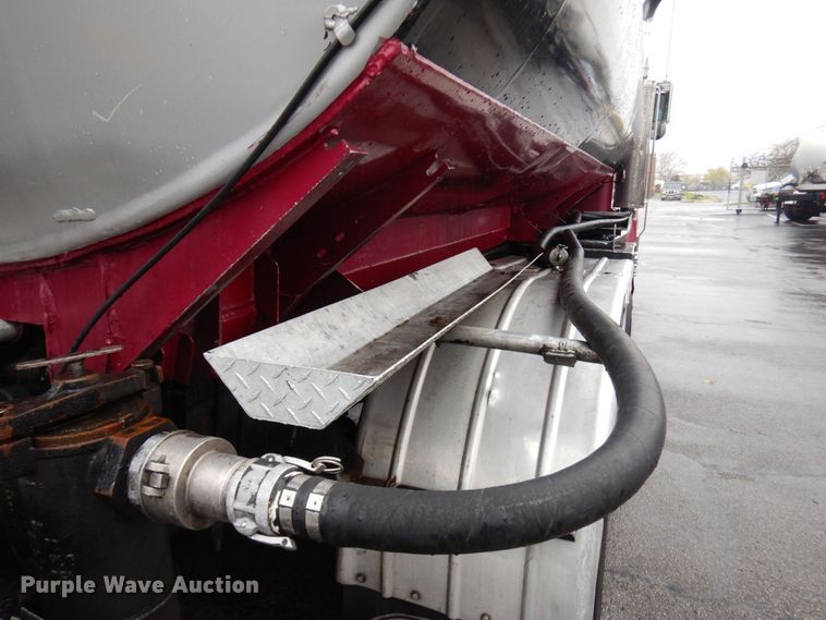 image for item HD9114 1992 Peterbilt 377  fuel truck