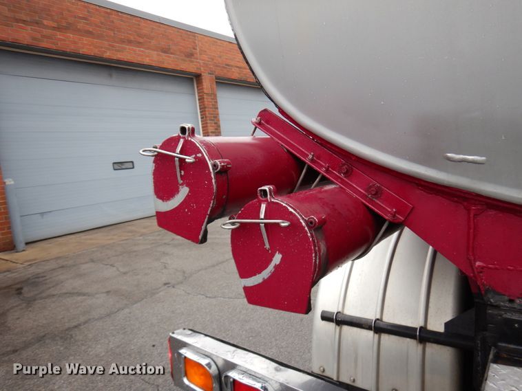 image for item HD9114 1992 Peterbilt 377  fuel truck