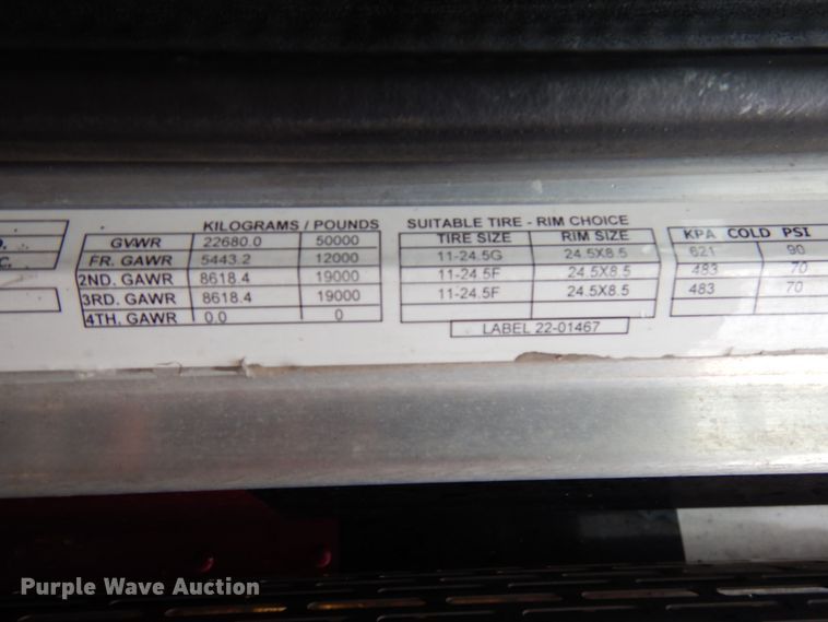 image for item HD9116 2004 Peterbilt 379  semi truck