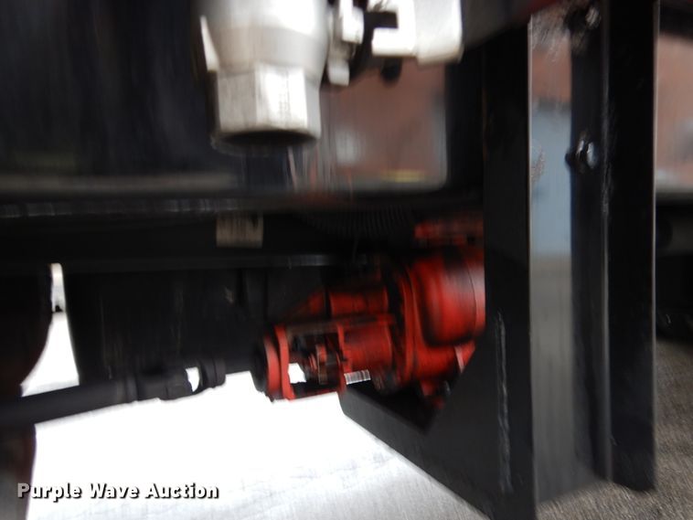 image for item HD9117 1999 Peterbilt 379  fuel truck