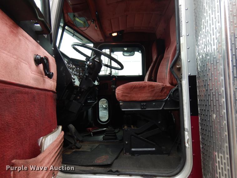 image for item HD9117 1999 Peterbilt 379  fuel truck