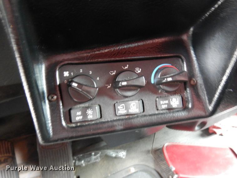 image for item HD9117 1999 Peterbilt 379  fuel truck