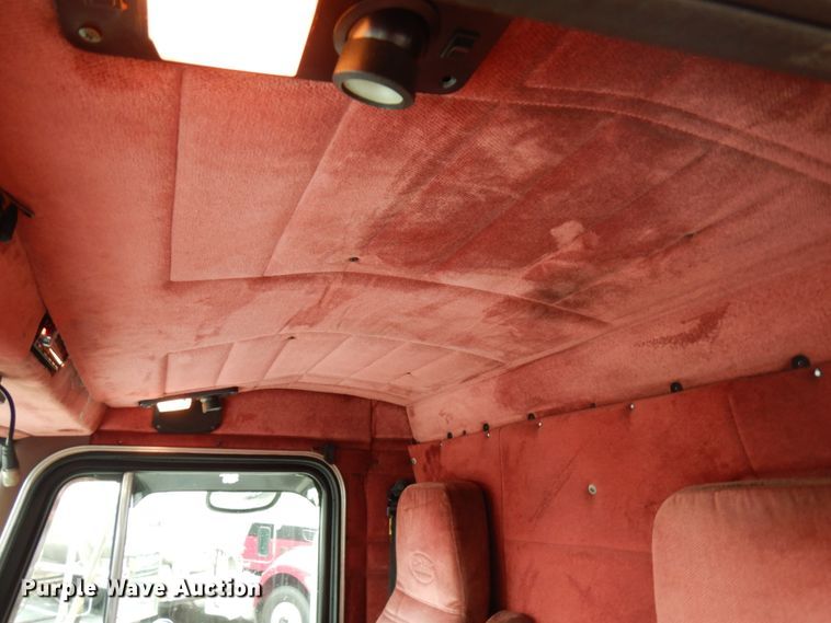 image for item HD9117 1999 Peterbilt 379  fuel truck