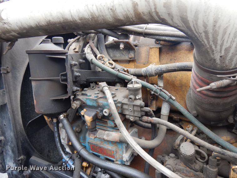 image for item HD9117 1999 Peterbilt 379  fuel truck