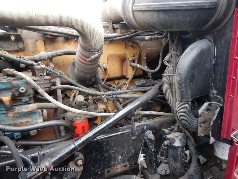 image for item HD9117 1999 Peterbilt 379  fuel truck