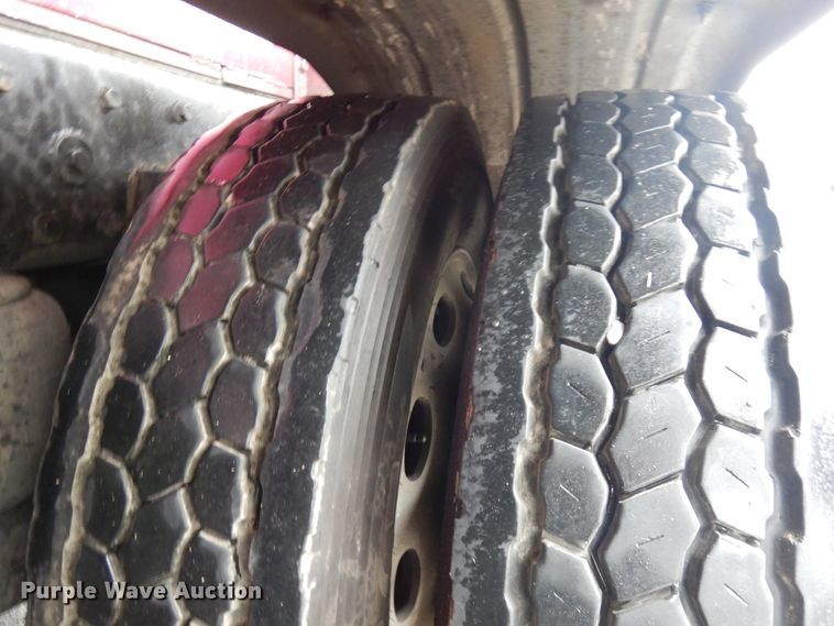 image for item HD9117 1999 Peterbilt 379  fuel truck