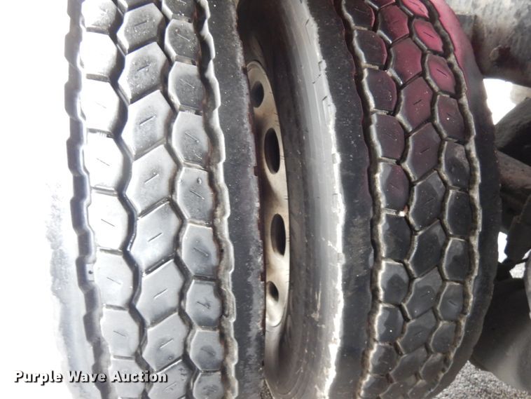 image for item HD9117 1999 Peterbilt 379  fuel truck