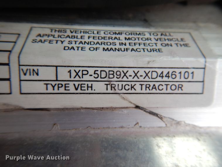 image for item HD9117 1999 Peterbilt 379  fuel truck