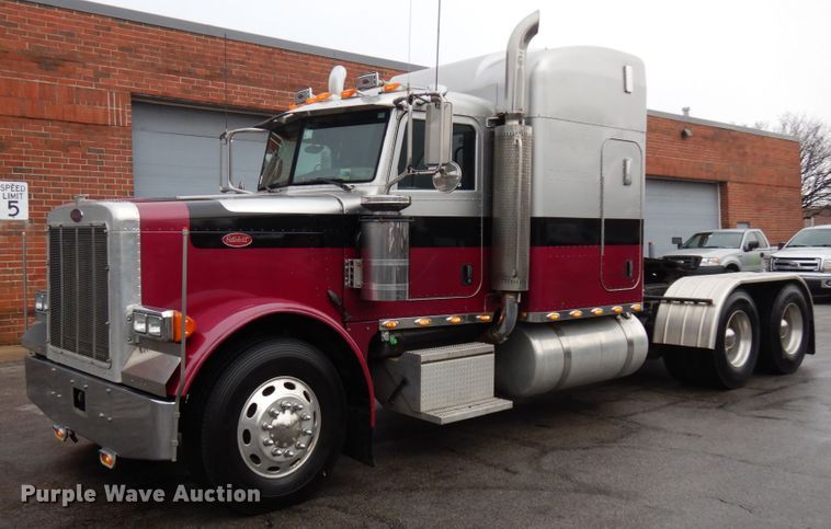 image for item HD9118 2007 Peterbilt 379  semi truck