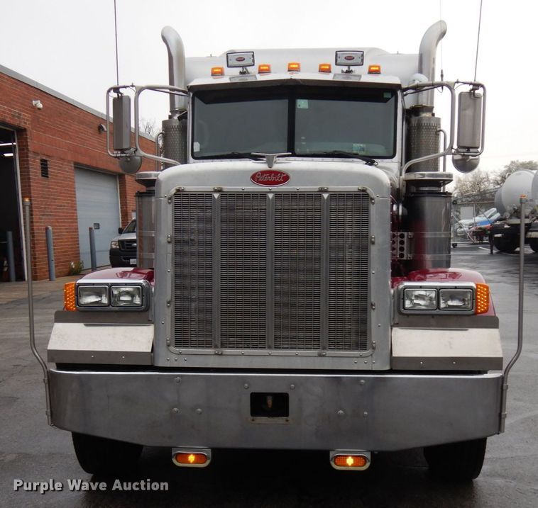 image for item HD9118 2007 Peterbilt 379  semi truck