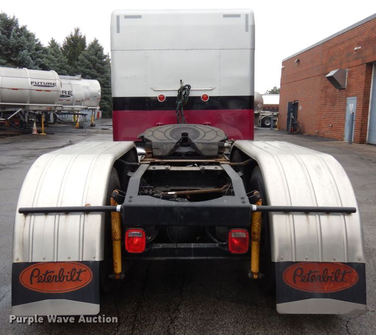 image for item HD9118 2007 Peterbilt 379  semi truck