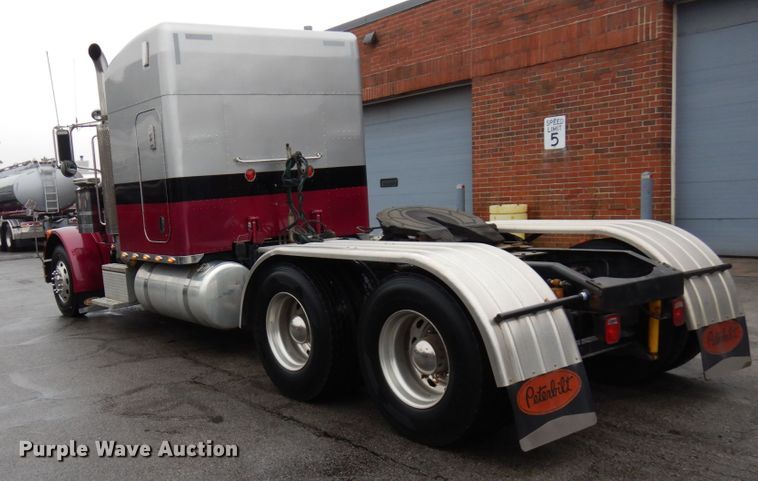 image for item HD9118 2007 Peterbilt 379  semi truck