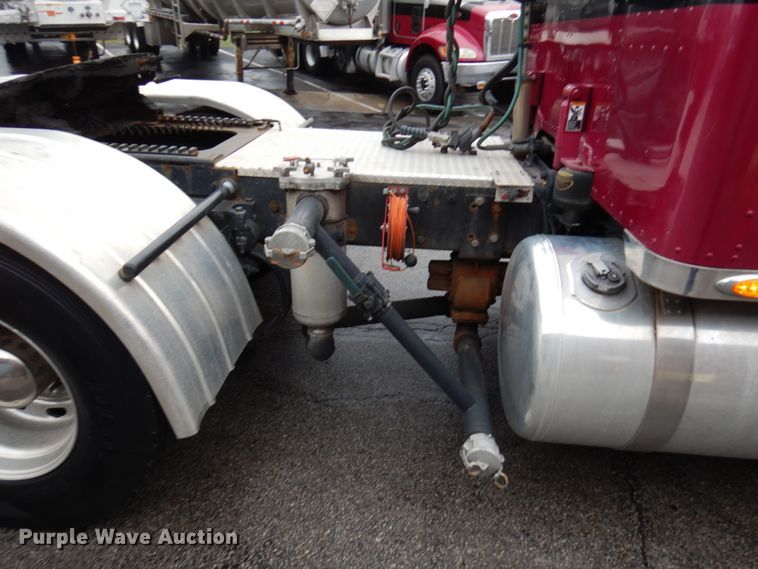 image for item HD9118 2007 Peterbilt 379  semi truck