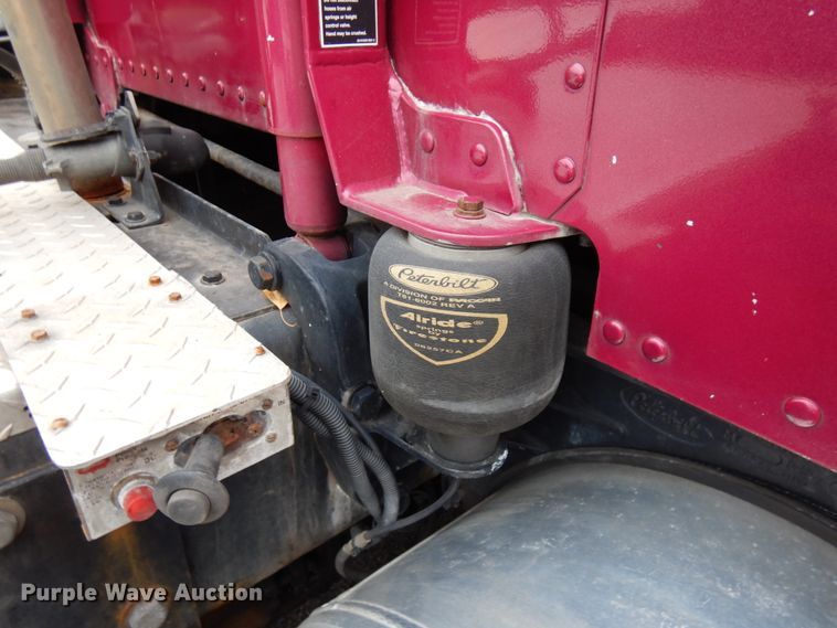 image for item HD9118 2007 Peterbilt 379  semi truck