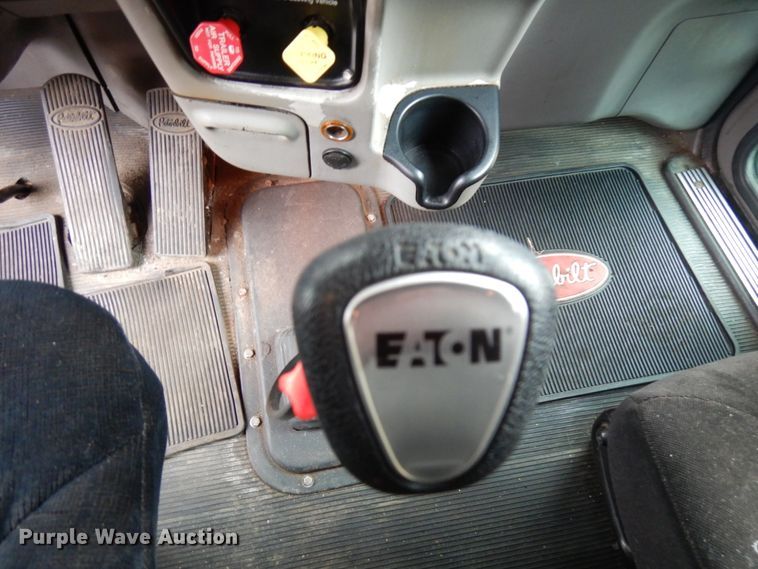 image for item HD9118 2007 Peterbilt 379  semi truck