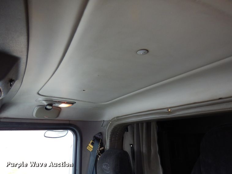 image for item HD9118 2007 Peterbilt 379  semi truck