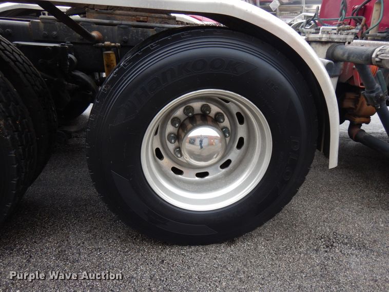 image for item HD9118 2007 Peterbilt 379  semi truck