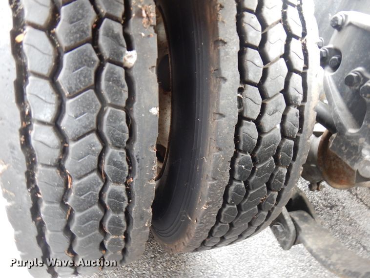 image for item HD9118 2007 Peterbilt 379  semi truck