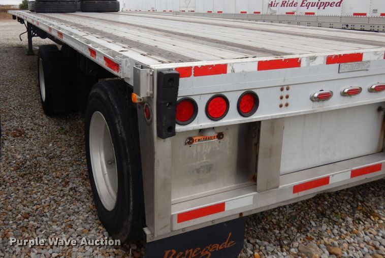 image for item HD9119 2005 Fontaine flatbed trailer